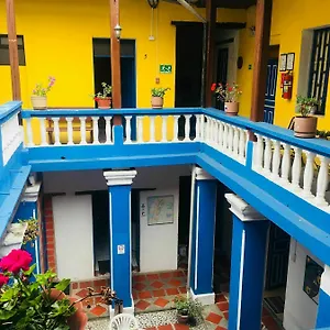 Blue Door Housing Historic 3* Quito